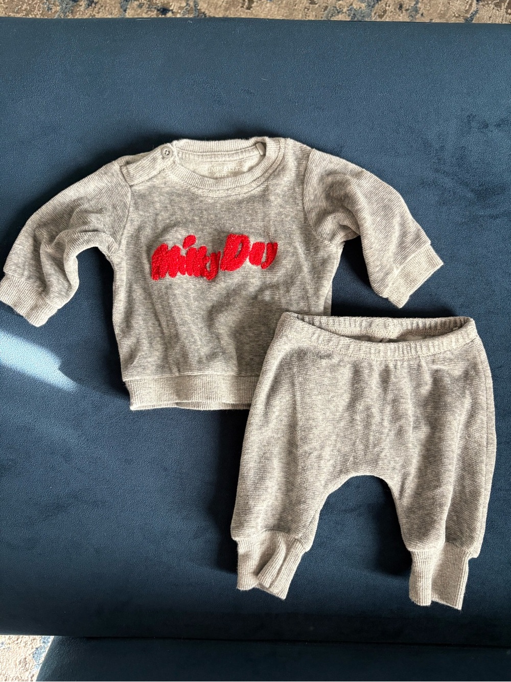 Imps & Elfs grey sweat set 0-3